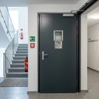 Brandschutztür T30 im Treppenhaus – Brandschutztüren einbauen in Bad Oeynhausen